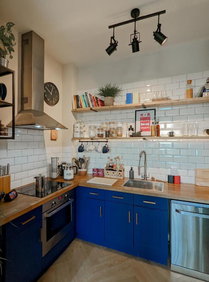 Spacious, Mid-Century 1 Bedroom Apartment Quedgeley Bagian luar foto